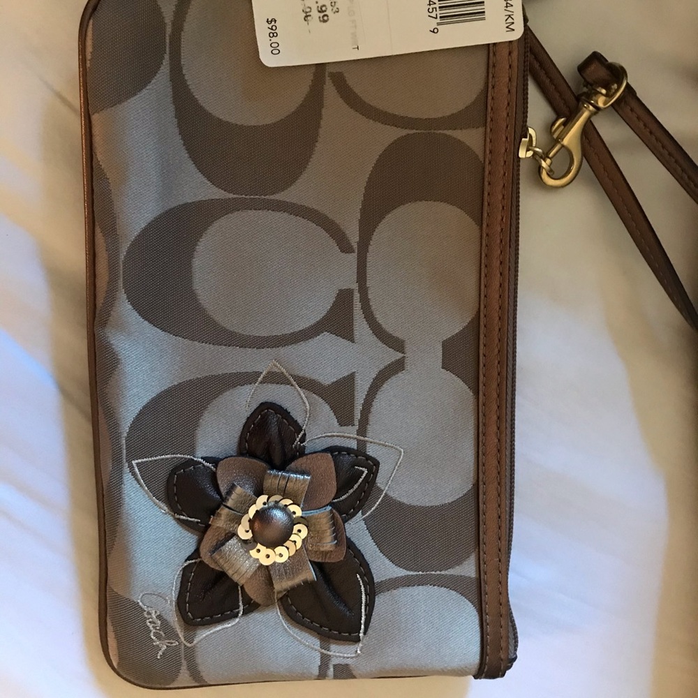 Coach wristlet *SOLD*